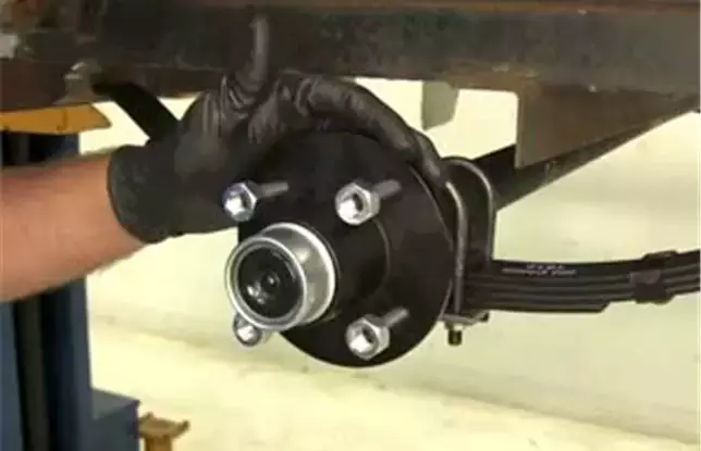 Trailer axle spindle