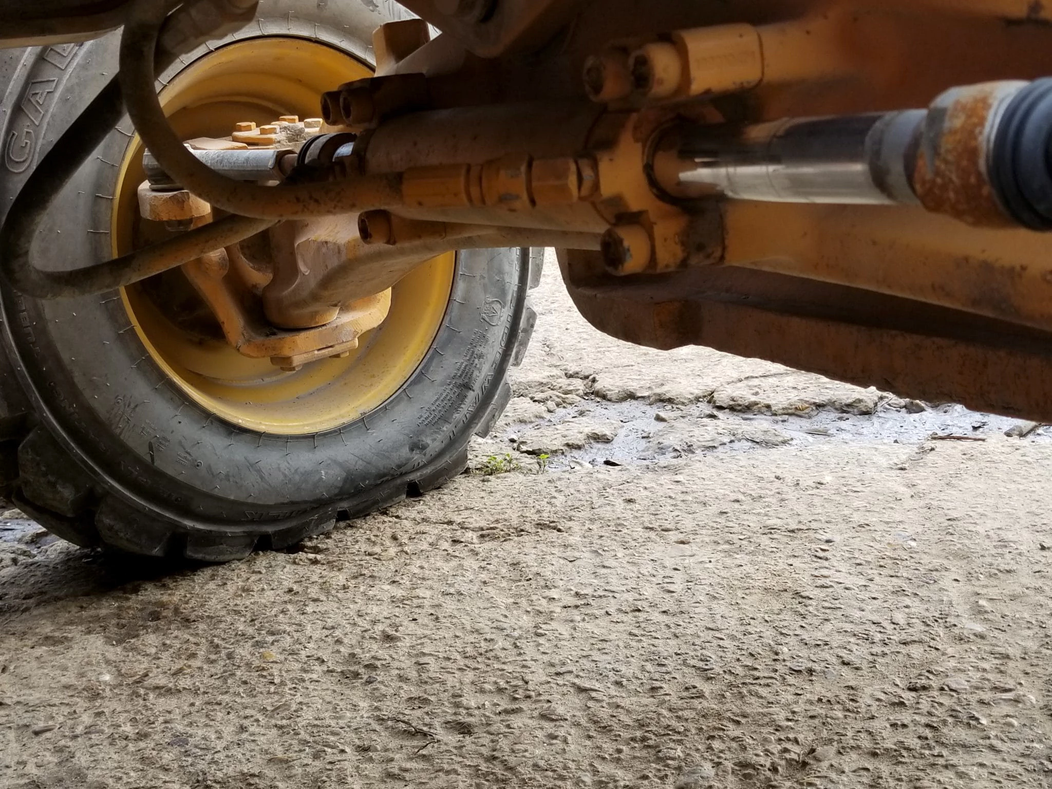 Forklift steel cylinder